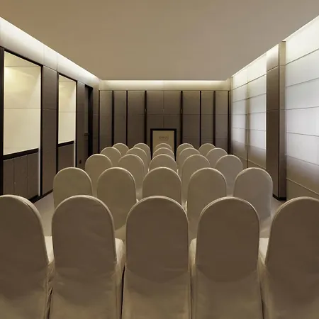 Hotel Armani 5*