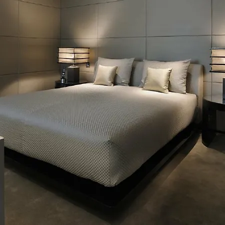 Armani 5*