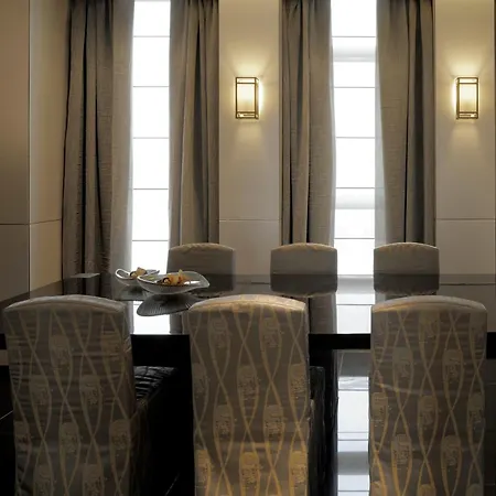 Armani 5* Milán